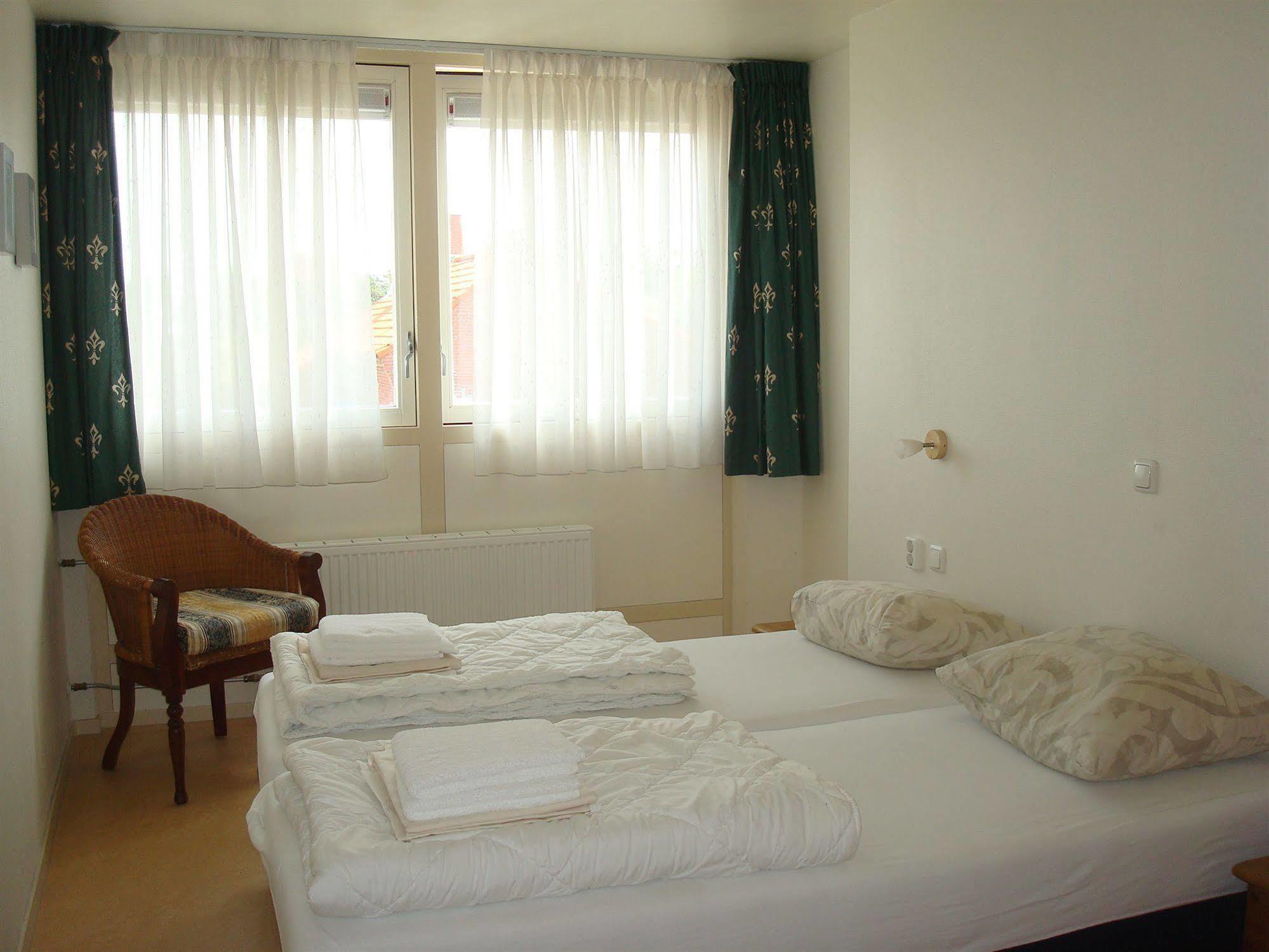 Hotel Rasch Bergen aan Zee Exteriör bild